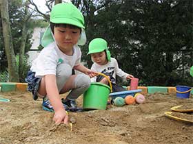砂場 - 衛生面にも配慮されているため砂場なので小さいお子様も安心してあそべます。